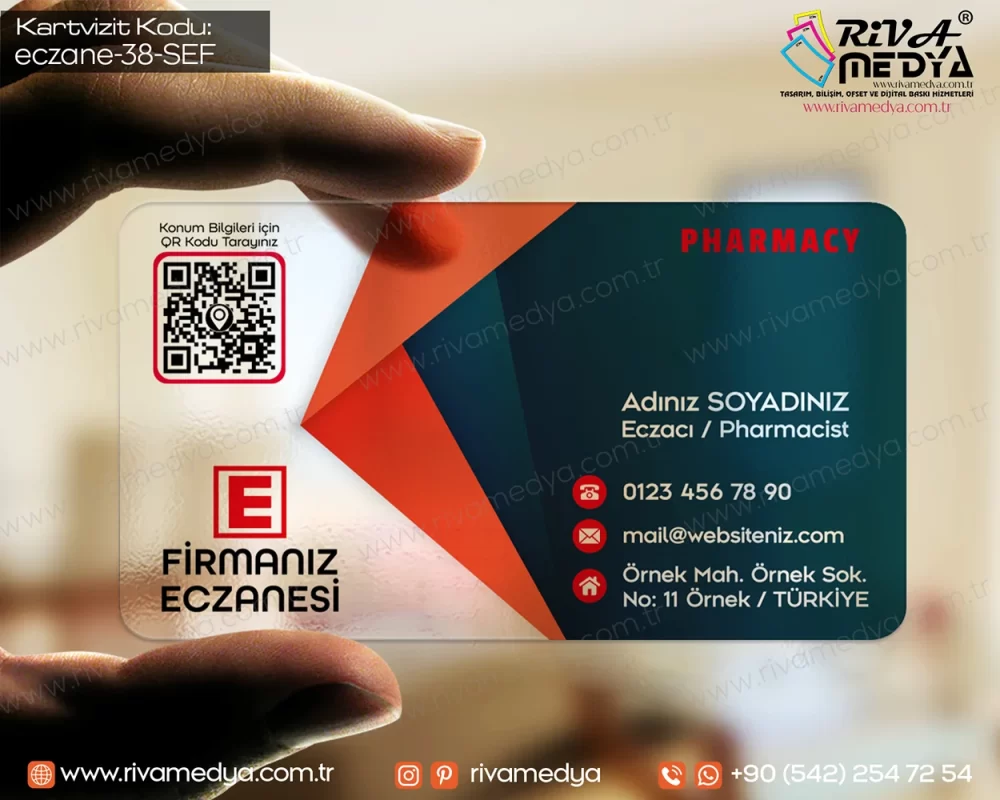 QR Kodlu Modern Eczane Şeffaf Kartvizit Örneği
